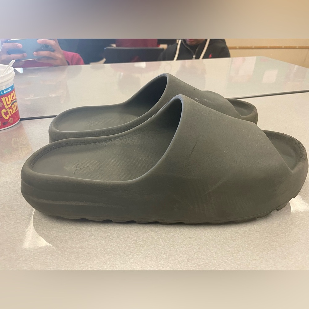 Vance’s yeezy slides